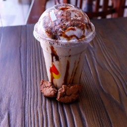 CHOC CHIP INDHO DELUXE  SHAKE